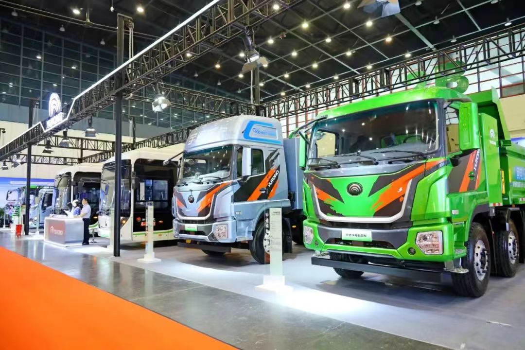 全场焦点：宇通携多款车型亮相郑州国际新能源汽车博览会   